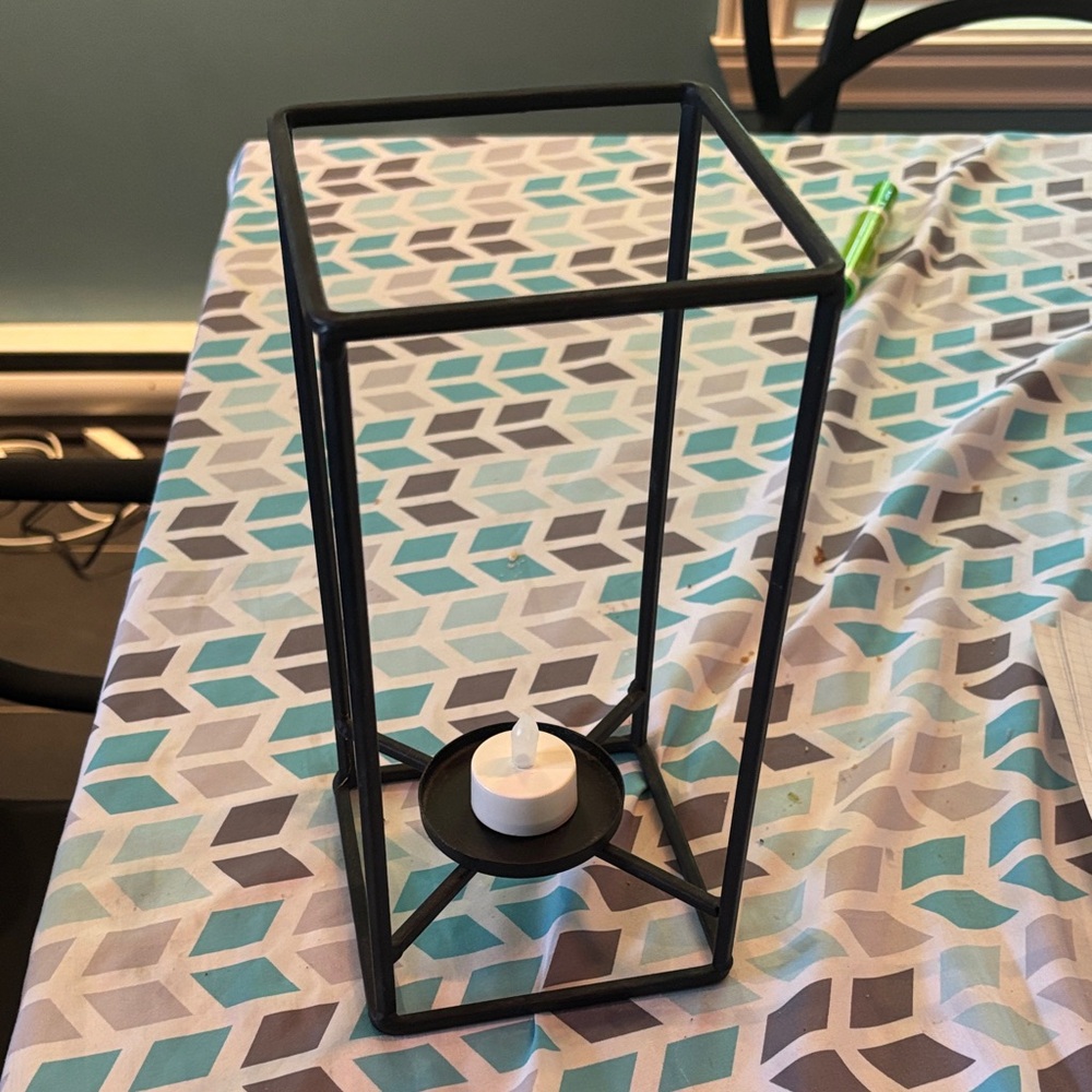 Black Metal Geometric Candle Holder